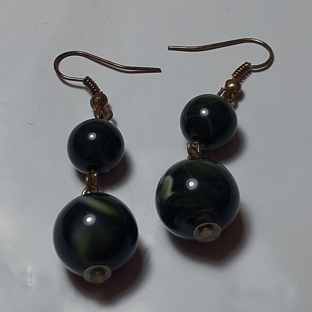 VINTAGE GREEN BLACK SWIRL MARBLE GLASS BEAD DOUBLE DROP DANGLE HOOK...